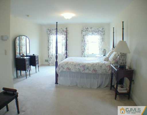 83 Petty Road Cranbury, NJ 08512 - Photo 5 of 8 Gallery Image 5