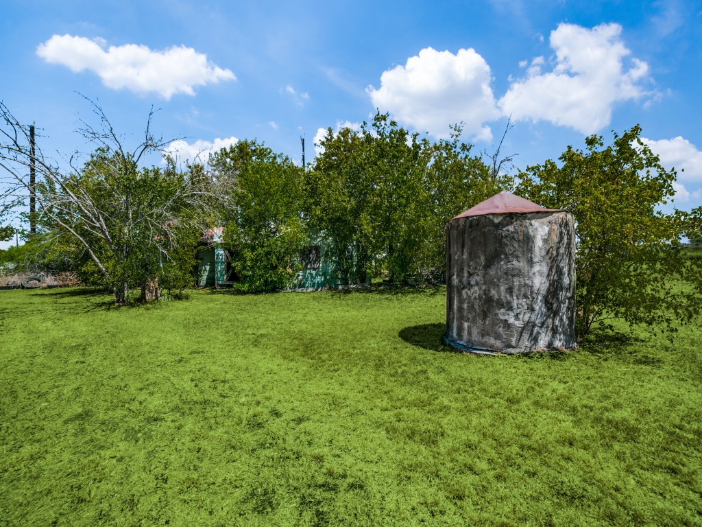 12170 Interstate 10 Converse, TX 78109 - Photo 5 of 13 a view of a garden
