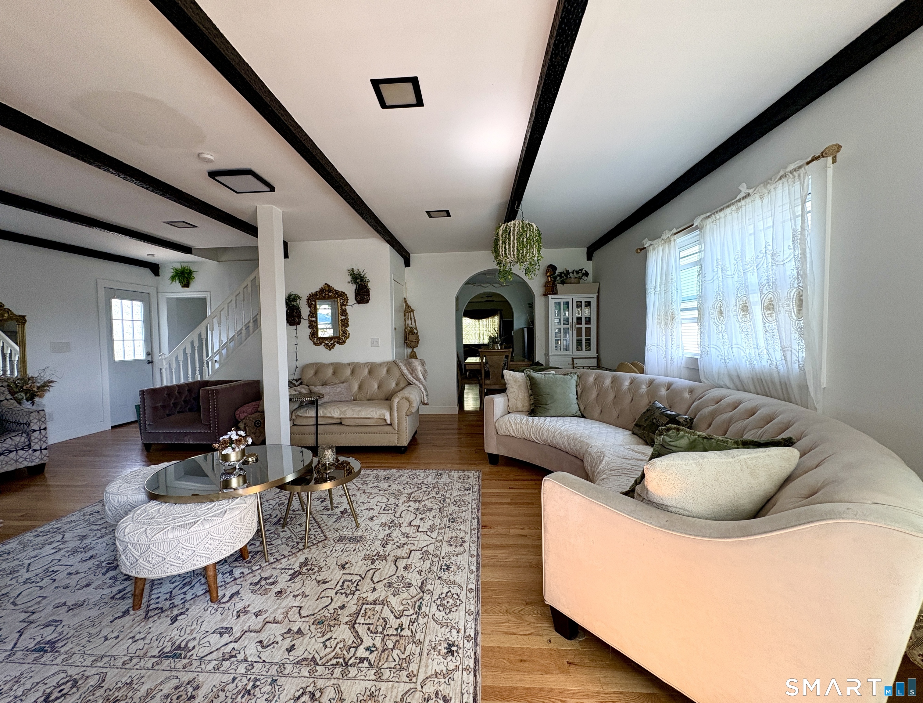 127 Jennings Road Fairfield, CT 06825 - Photo 7 of 38 Family room, spacious and sunny all year long