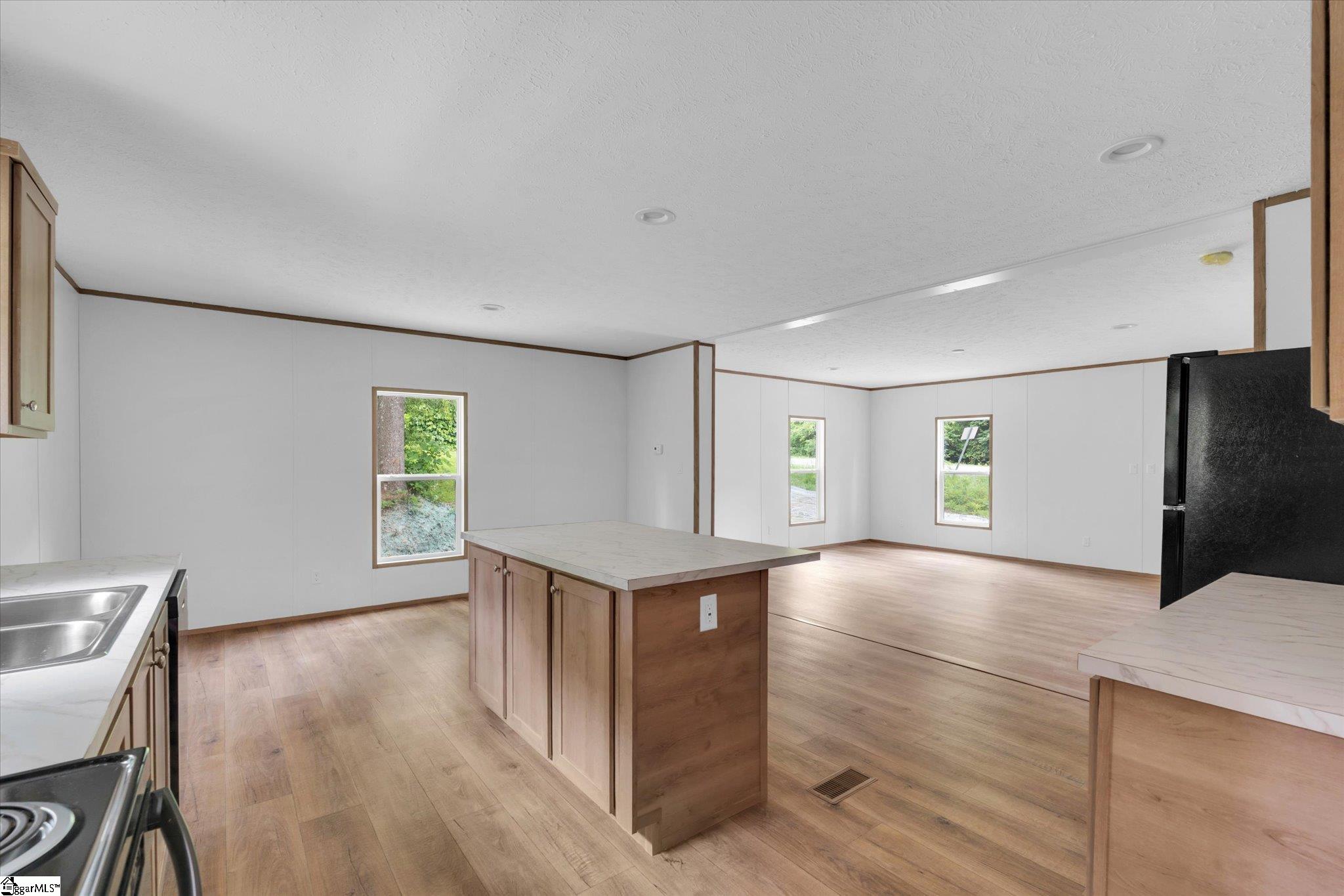 209 5 Forks Road Liberty, SC 29657 - Photo 17 of 27