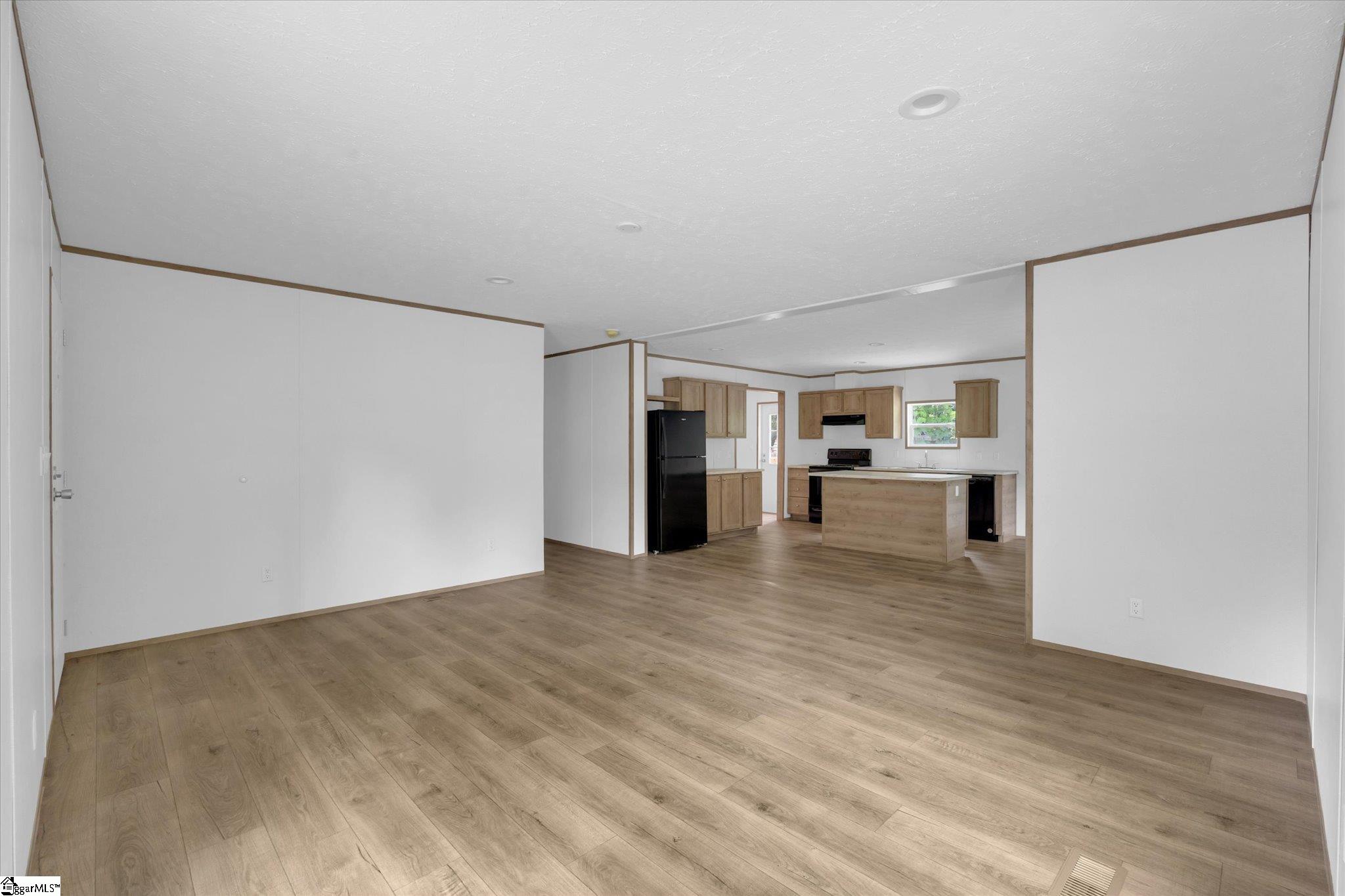 209 5 Forks Road Liberty, SC 29657 - Photo 8 of 27