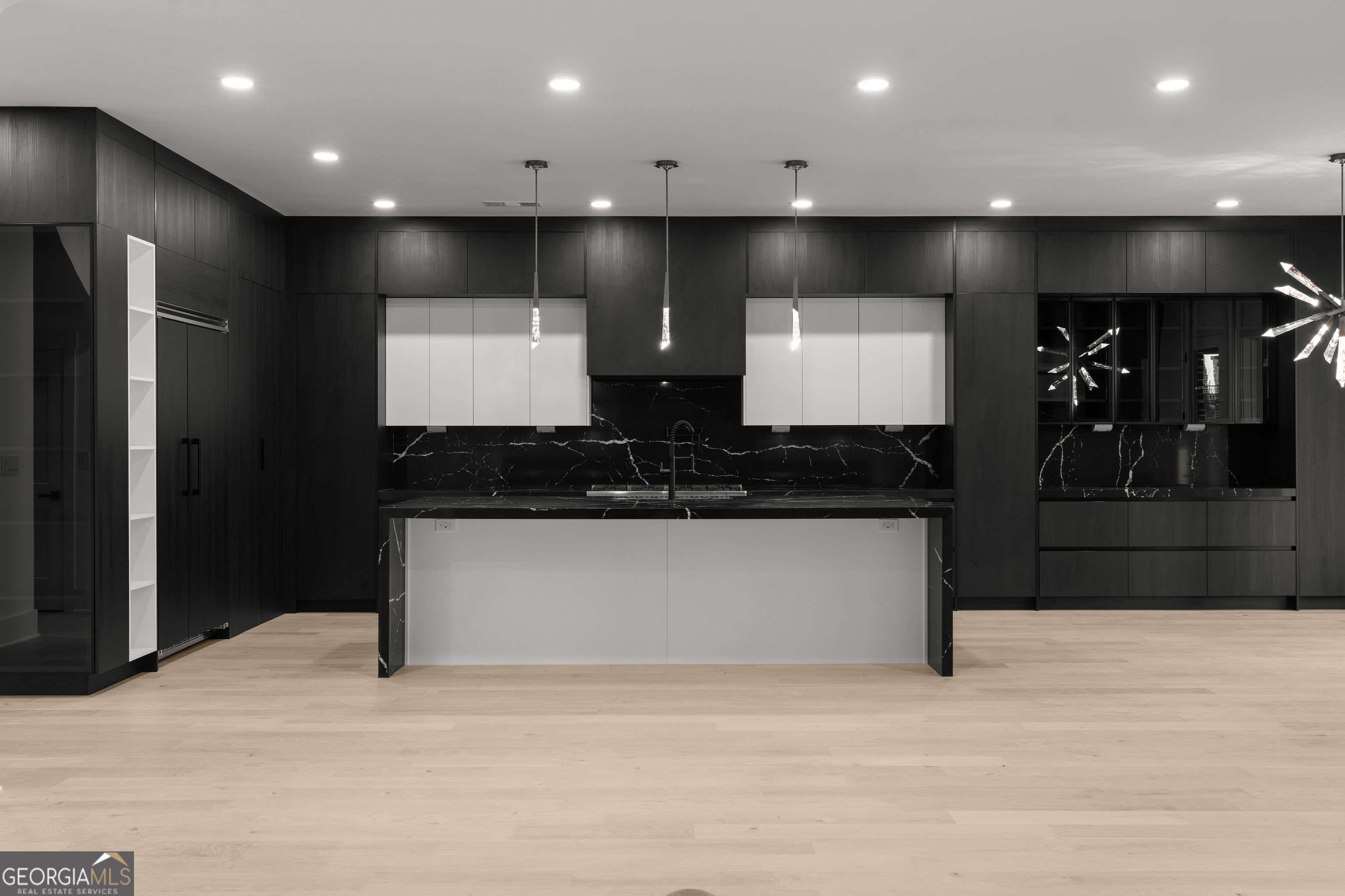 409 Thunder Road Buford, GA 30518 - Photo 20 of 99