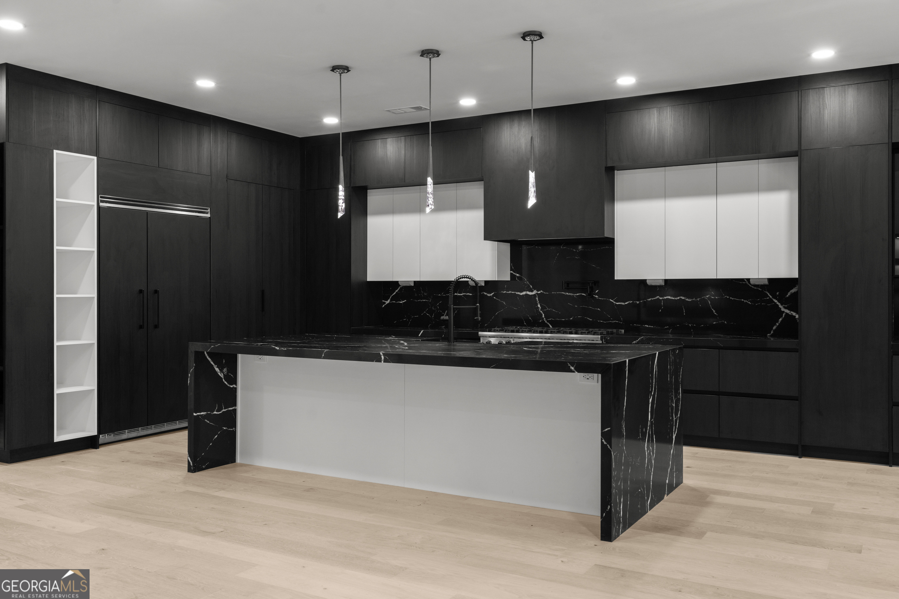 409 Thunder Road Buford, GA 30518 - Photo 21 of 99