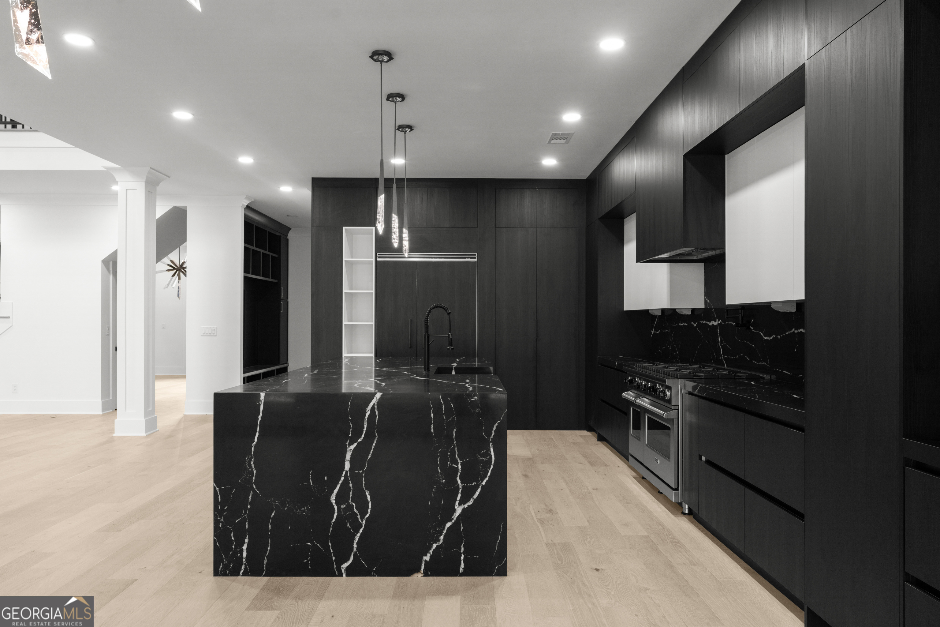 409 Thunder Road Buford, GA 30518 - Photo 23 of 99