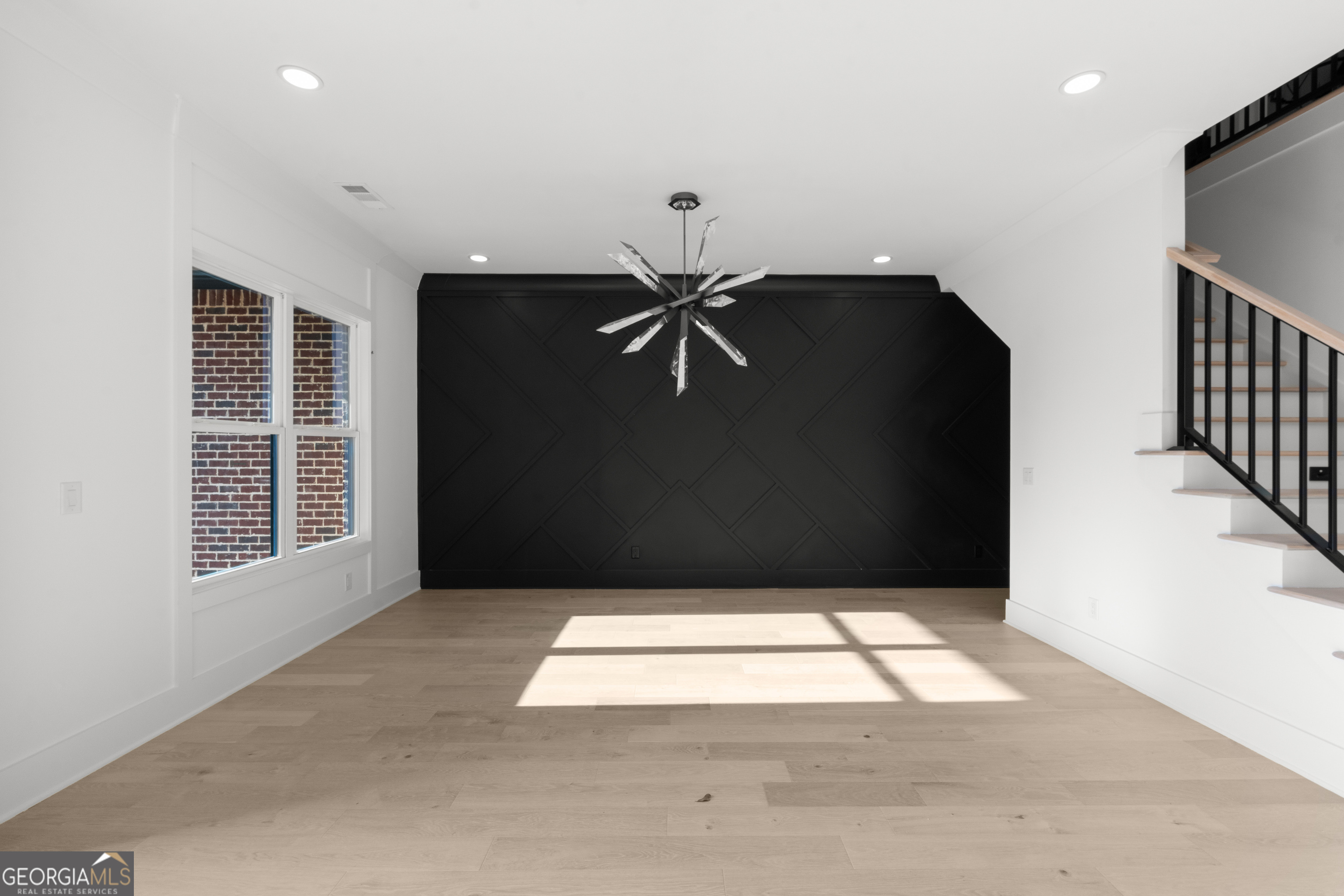 409 Thunder Road Buford, GA 30518 - Photo 5 of 99