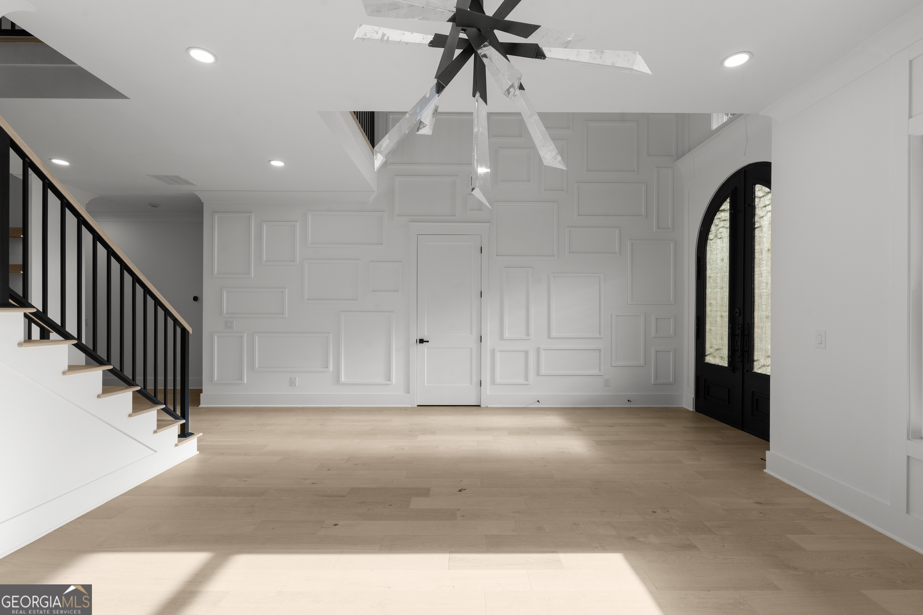 409 Thunder Road Buford, GA 30518 - Photo 7 of 99