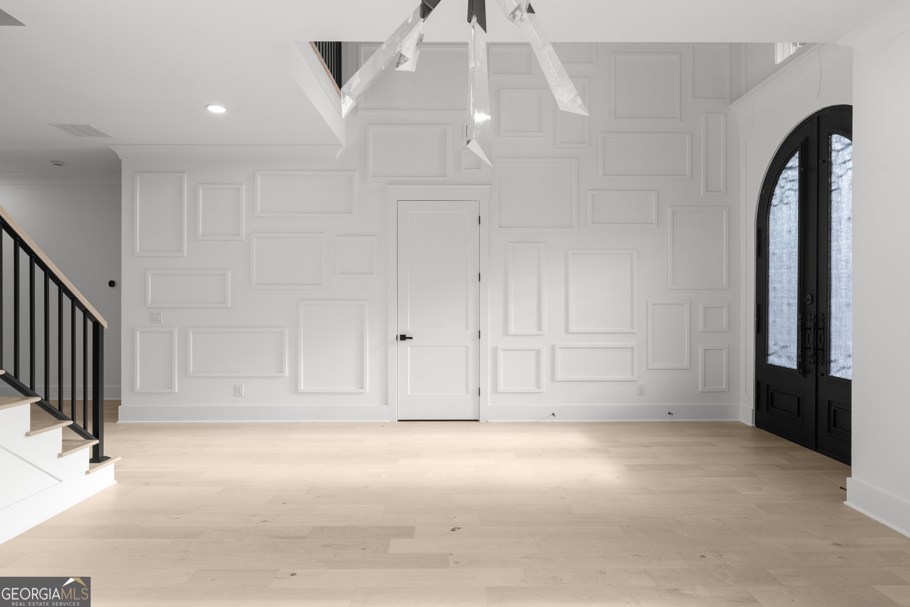 409 Thunder Road Buford, GA 30518 - Photo 8 of 99