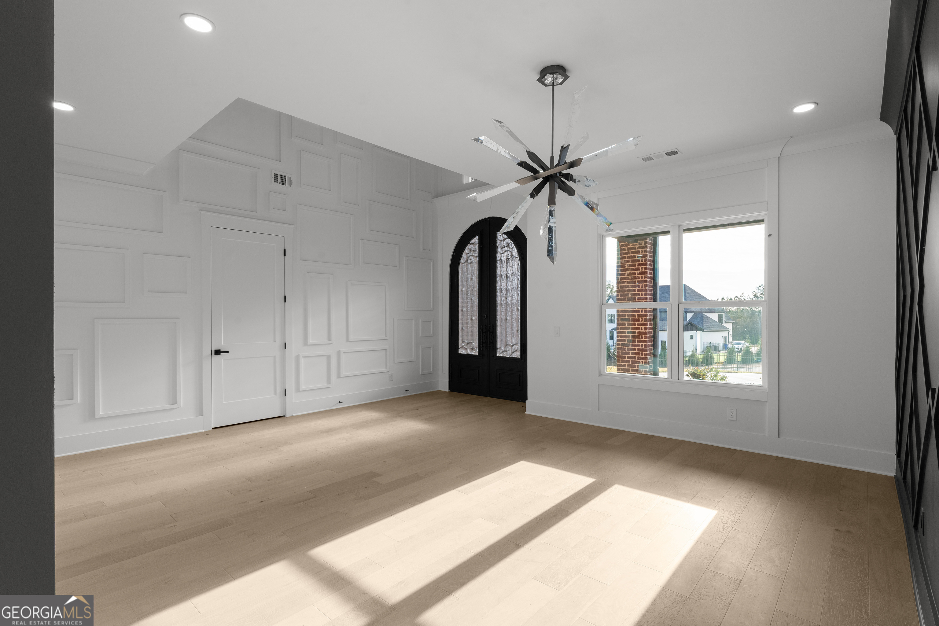 409 Thunder Road Buford, GA 30518 - Photo 9 of 99