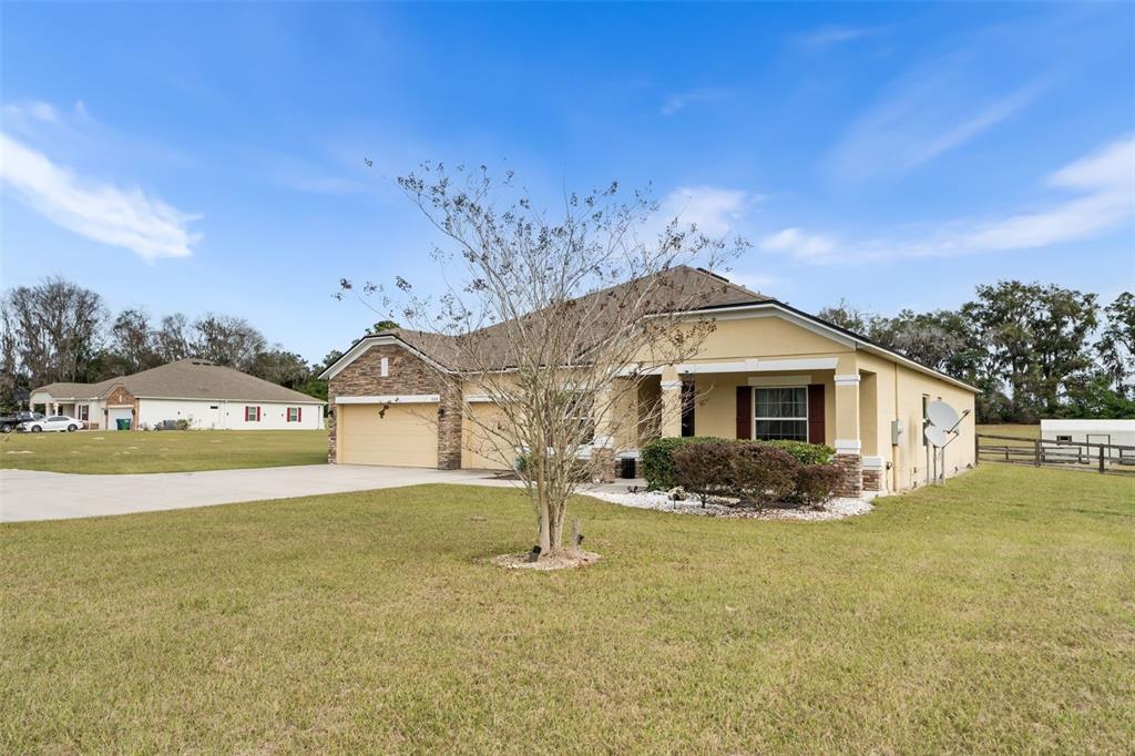 5615 Southwest 215th Terrace Newberry, FL 32669 - Photo 3 of 45