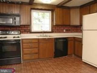 12 Petty Ridge Road Hamilton, NJ 08620 - Photo 4 of 6