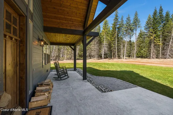 $1,140,000 | 122 Windswept Court, Naples, ID 83847