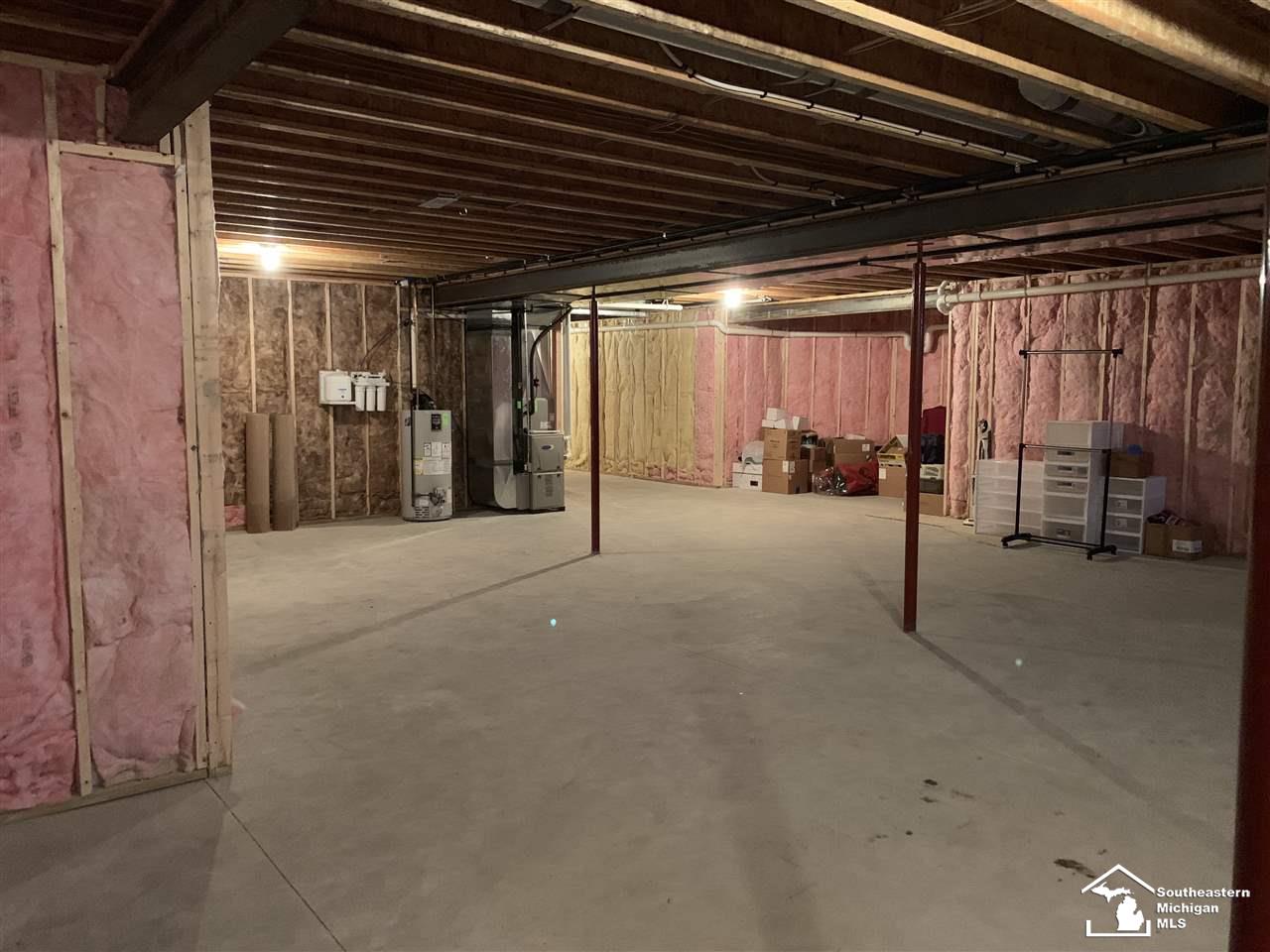 8565 Grafton Road Newport, MI 48166 - Photo 28 of 33 31391603-27.JPG