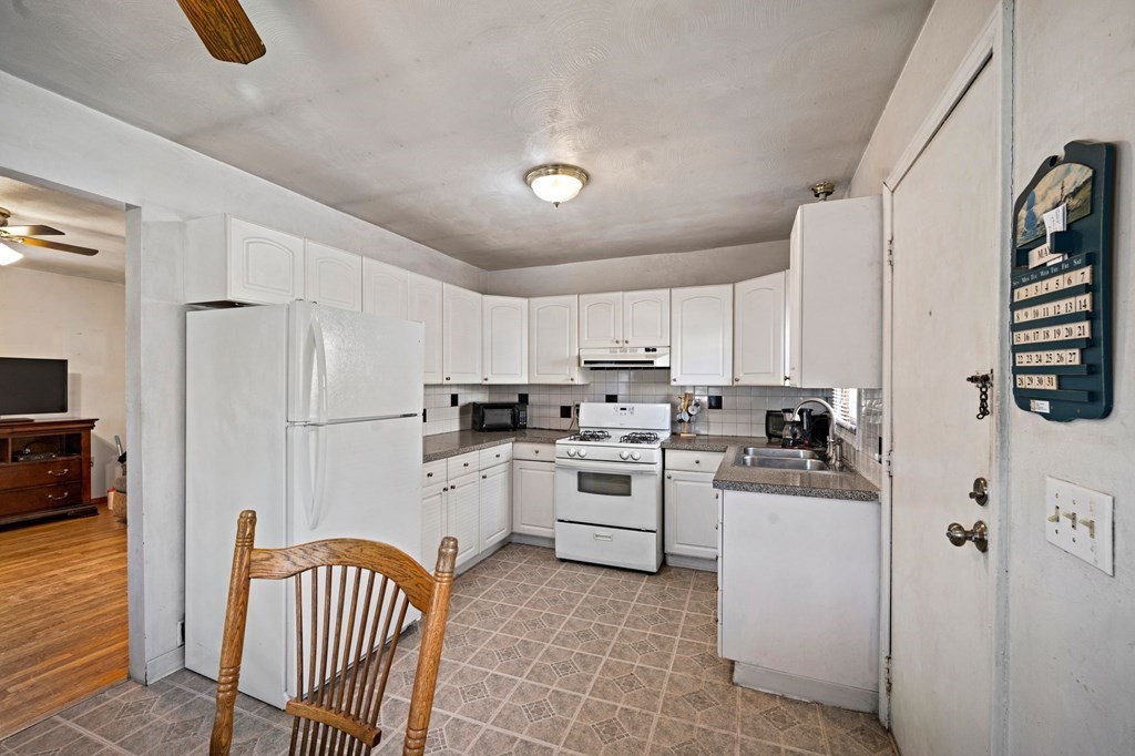 104 Rowland Street Springfield, MA 01107 - Photo 14 of 25 Gallery Image 14