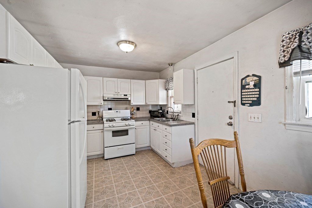 104 Rowland Street Springfield, MA 01107 - Photo 15 of 25 Gallery Image 15