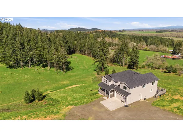$900,000 | 25105 Water Lane, Monroe, OR 97456