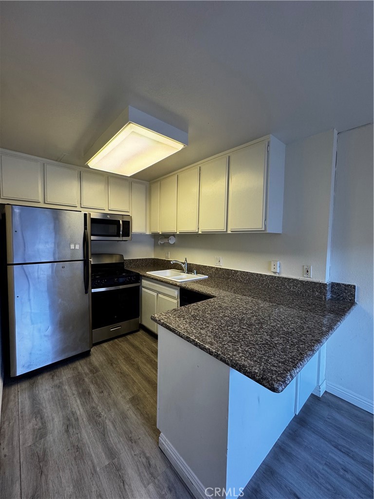 455 West Duarte Road, Unit 8 Arcadia, CA 91007 - Photo 6 of 20 Kitchen