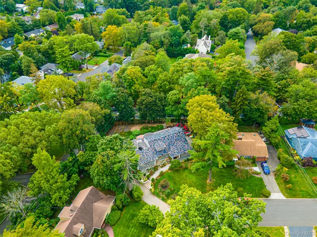 a view of an outdoor space with a garden