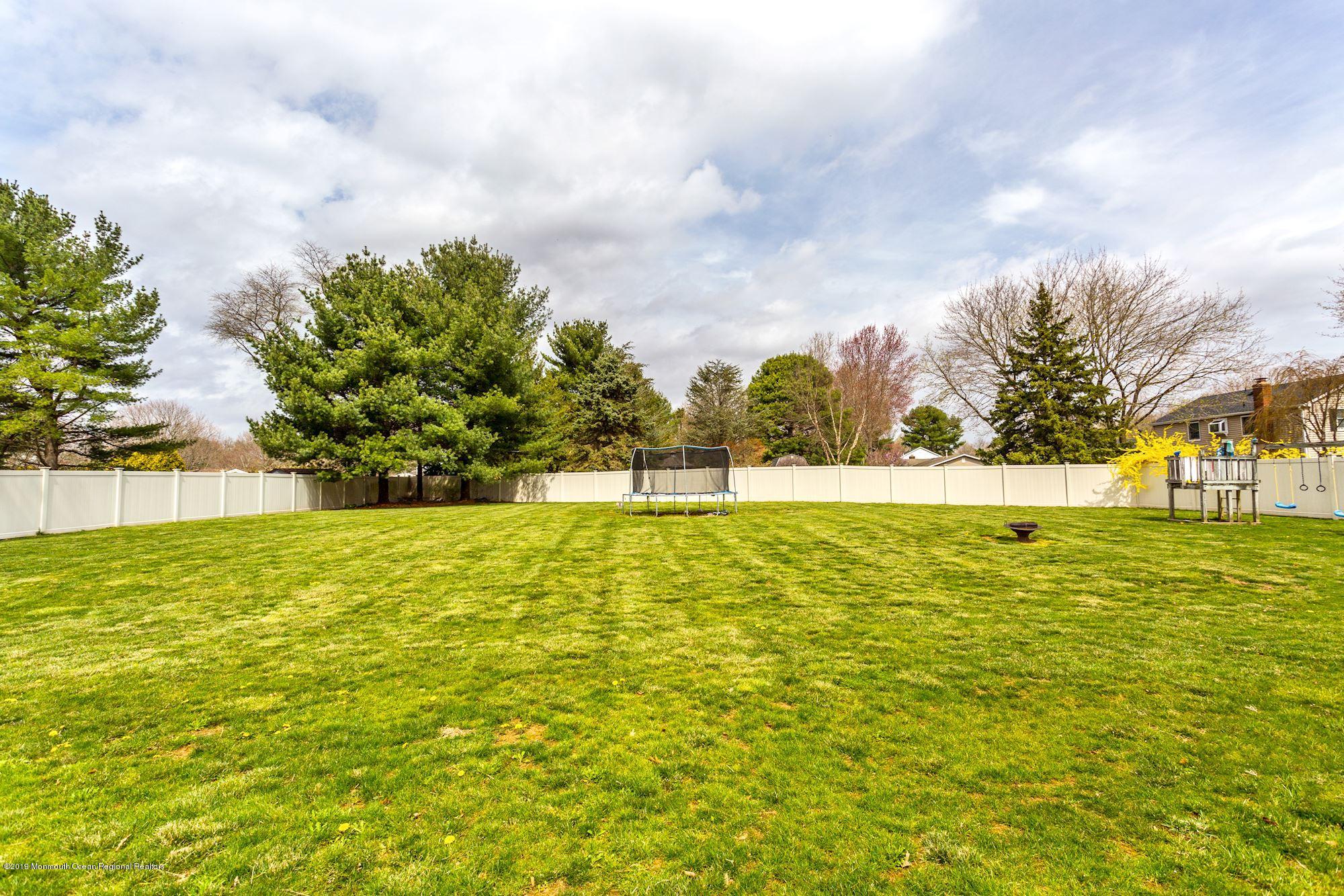 31 Green Mountain Road Freehold, NJ 07728 - Photo 12 of 61 058_31_Green_Mountain_Rd_259654_426885