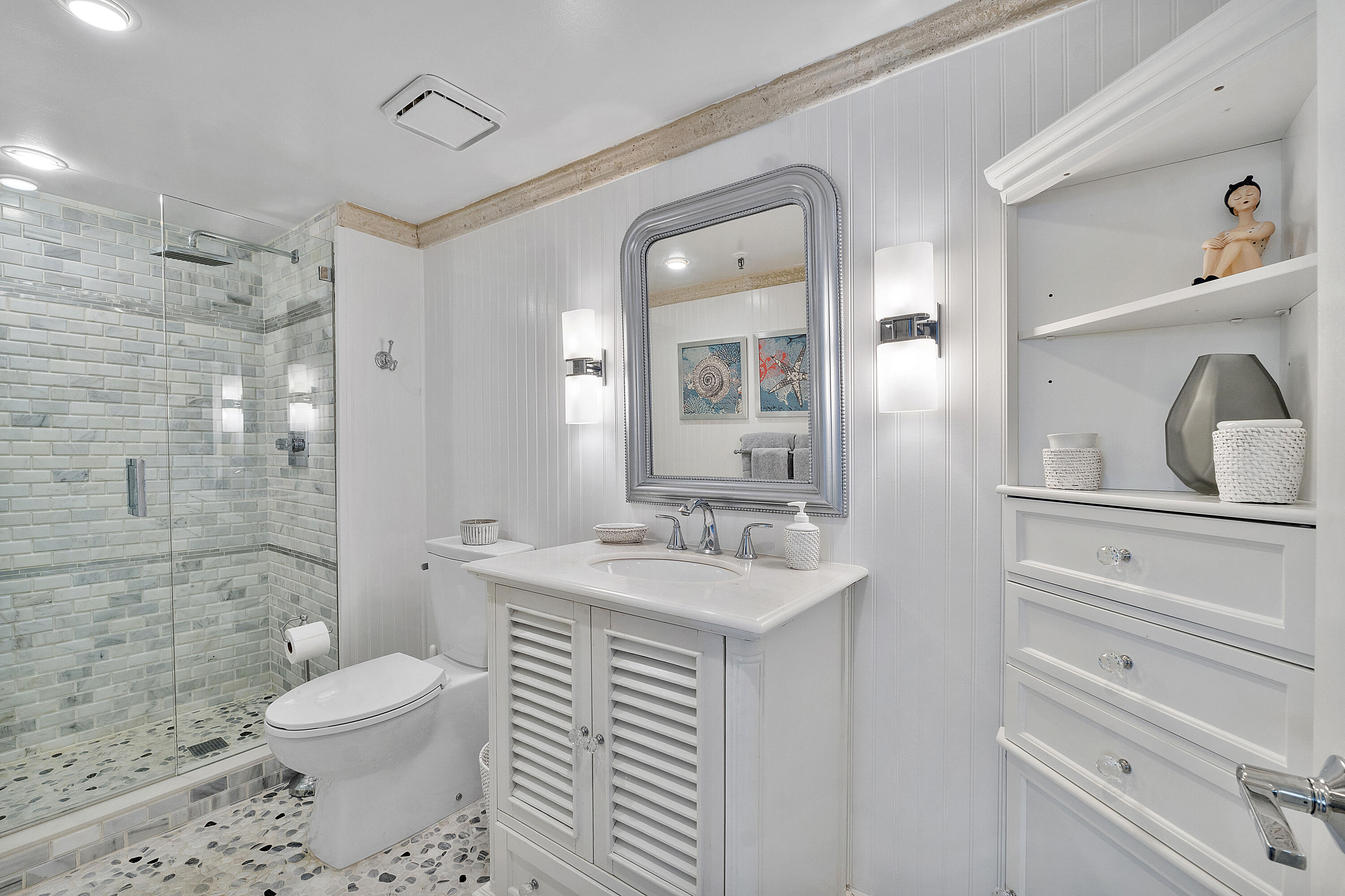 1901 South Ocean Boulevard, Unit 203 Boca Raton, FL 33432 - Photo 26 of 49 Guest Bath