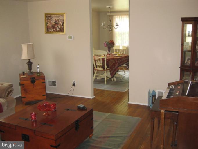 5247 Cedgate Road Baltimore, MD 21206 - Photo 14 of 26 Interior (General)