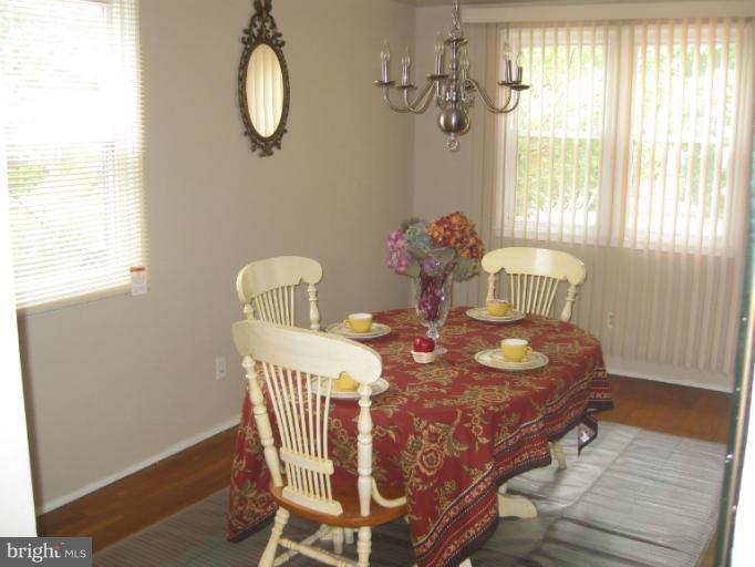 5247 Cedgate Road Baltimore, MD 21206 - Photo 21 of 26 Dining Room