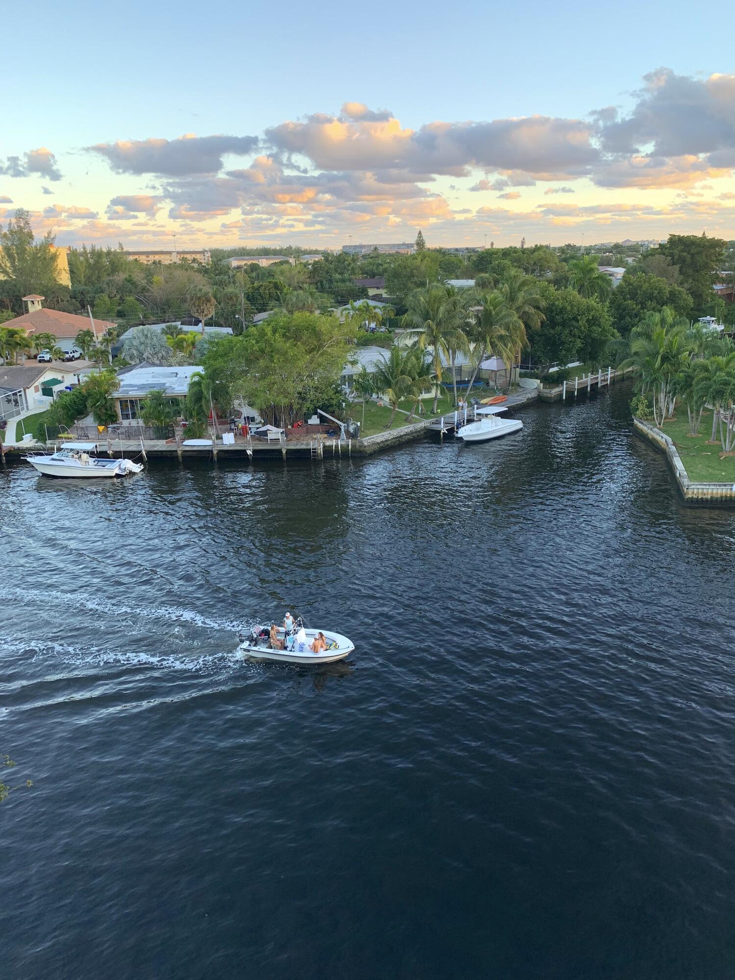 14 Royal Palm Way, Unit 6060 Boca Raton, FL 33432 - Photo 29 of 54 Boat