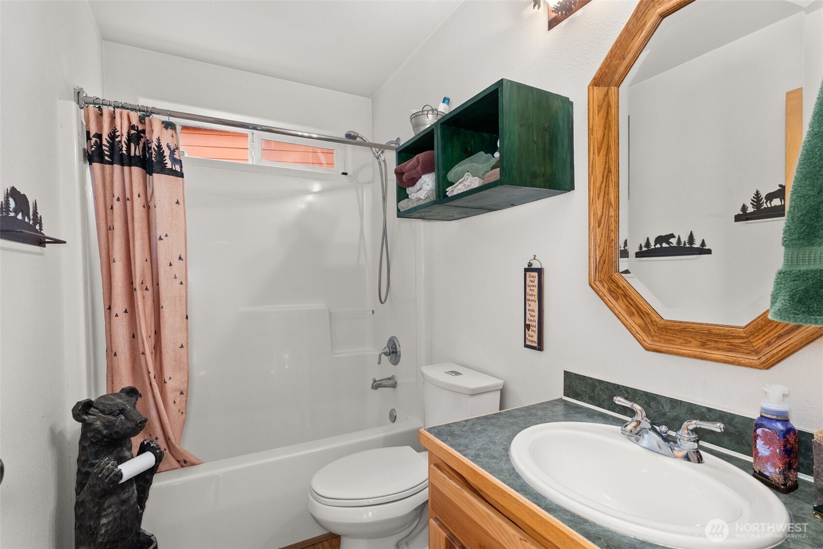 207 Ramsaur Road Centralia, WA 98531 - Photo 20 of 40 a bathroom with a sink toilet and shower