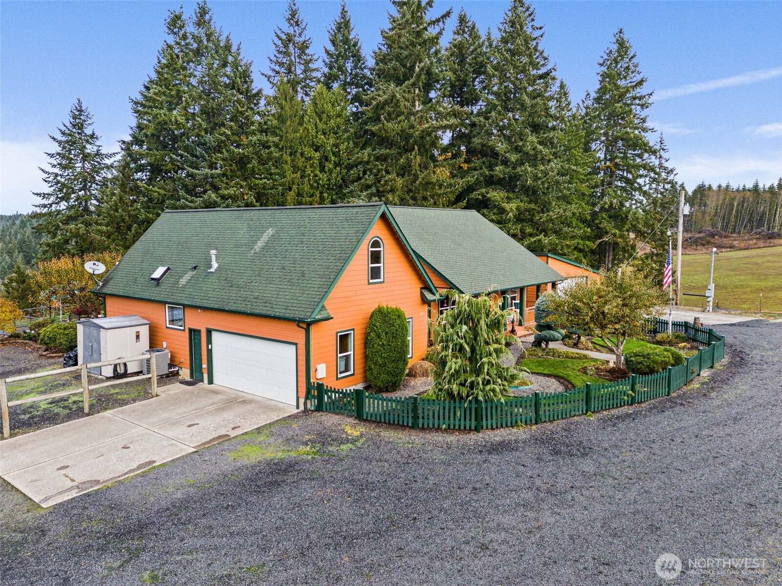 207 Ramsaur Road Centralia, WA 98531 - Photo 2 of 40 a front view of a house with a yard and garage