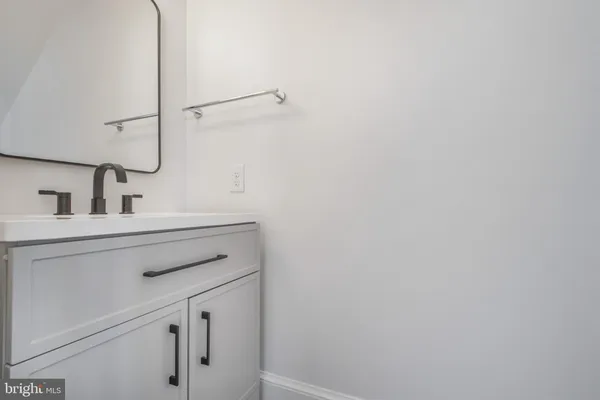 $2,850 | 1216 Sophia Street, Fredericksburg, VA 22401