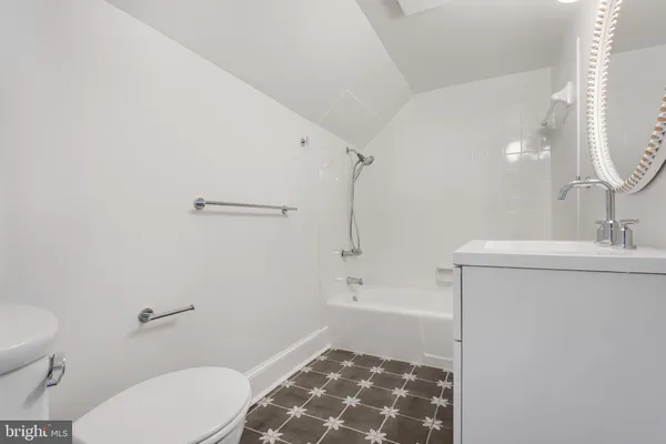 $2,850 | 1216 Sophia Street, Fredericksburg, VA 22401