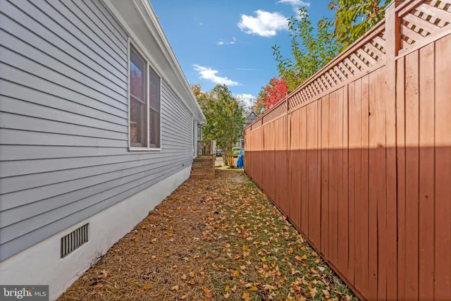 a view of a pathway with a balcony