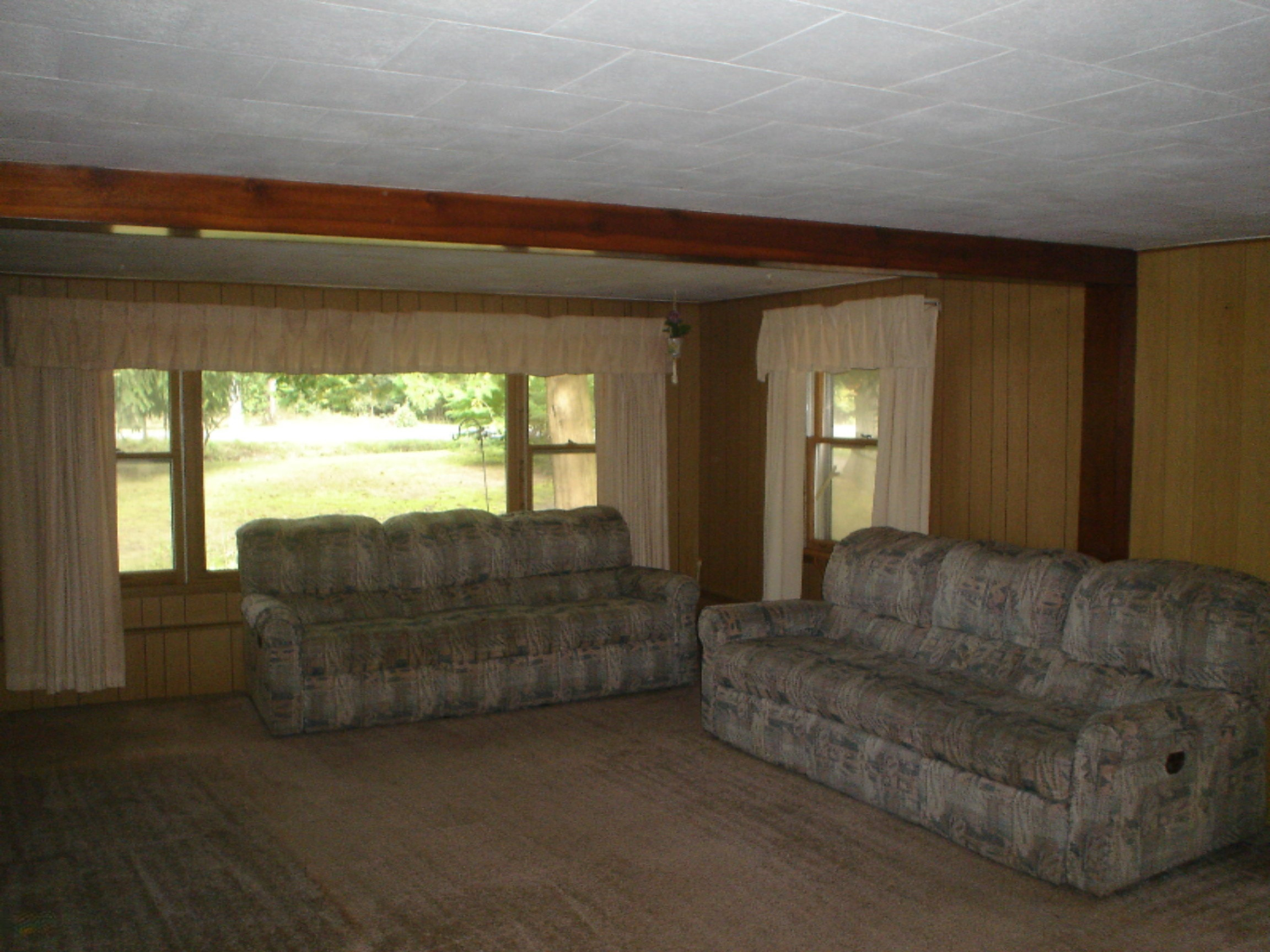 3465 West Giles Road Muskegon, MI 49445 - Photo 5 of 21 Living Area