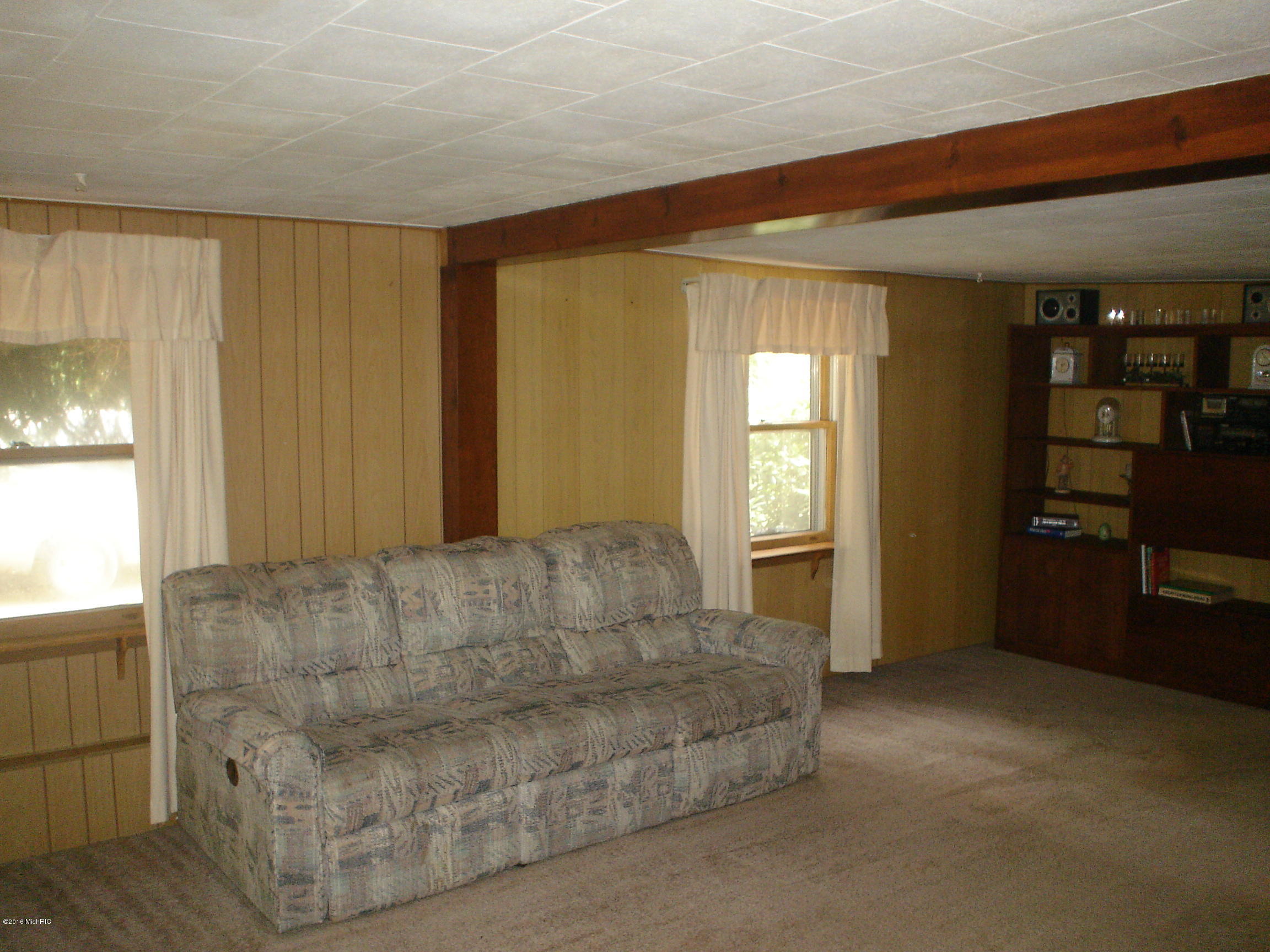 3465 West Giles Road Muskegon, MI 49445 - Photo 6 of 21 Living Area