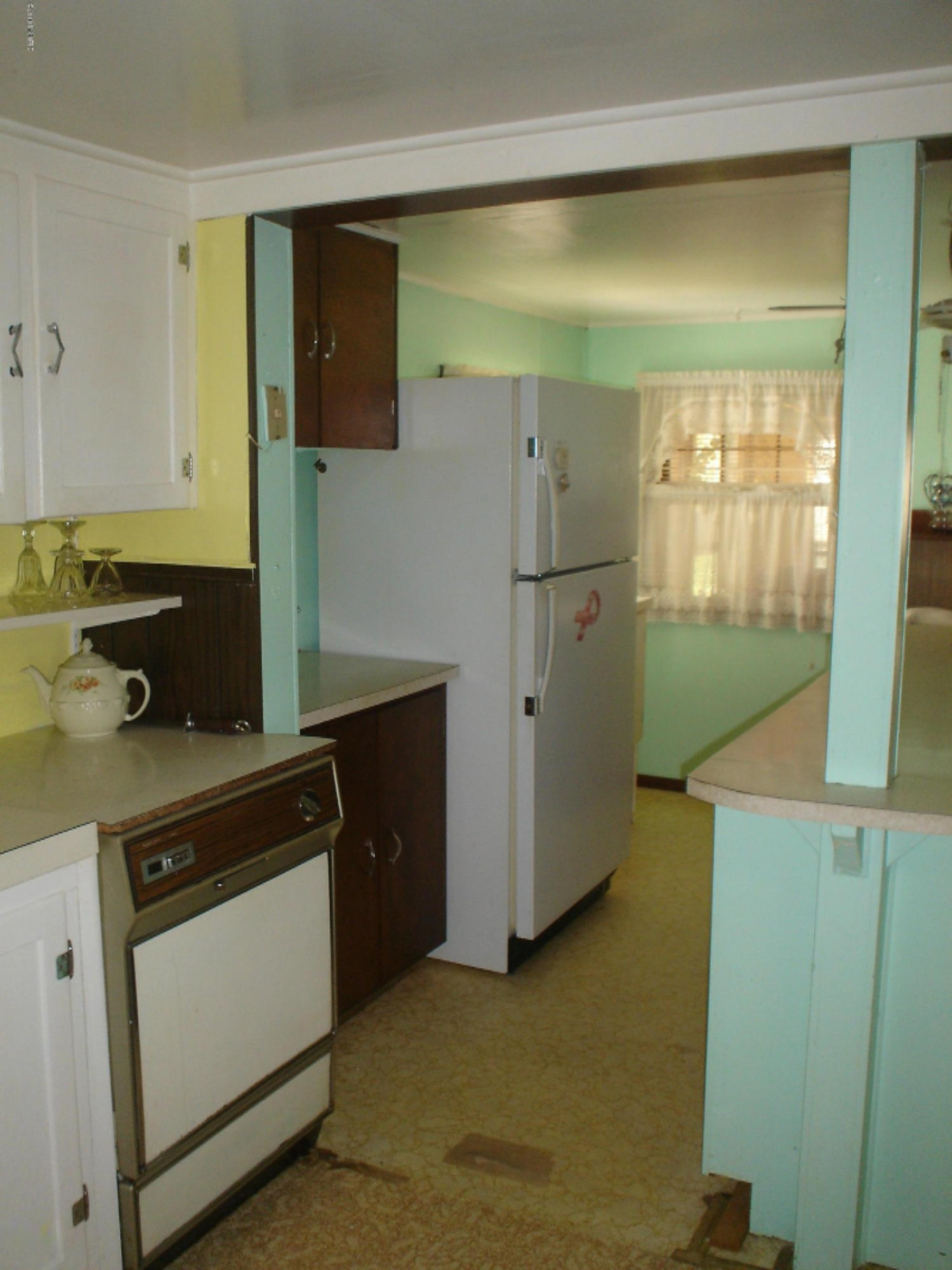 3465 West Giles Road Muskegon, MI 49445 - Photo 8 of 21 Kitchen