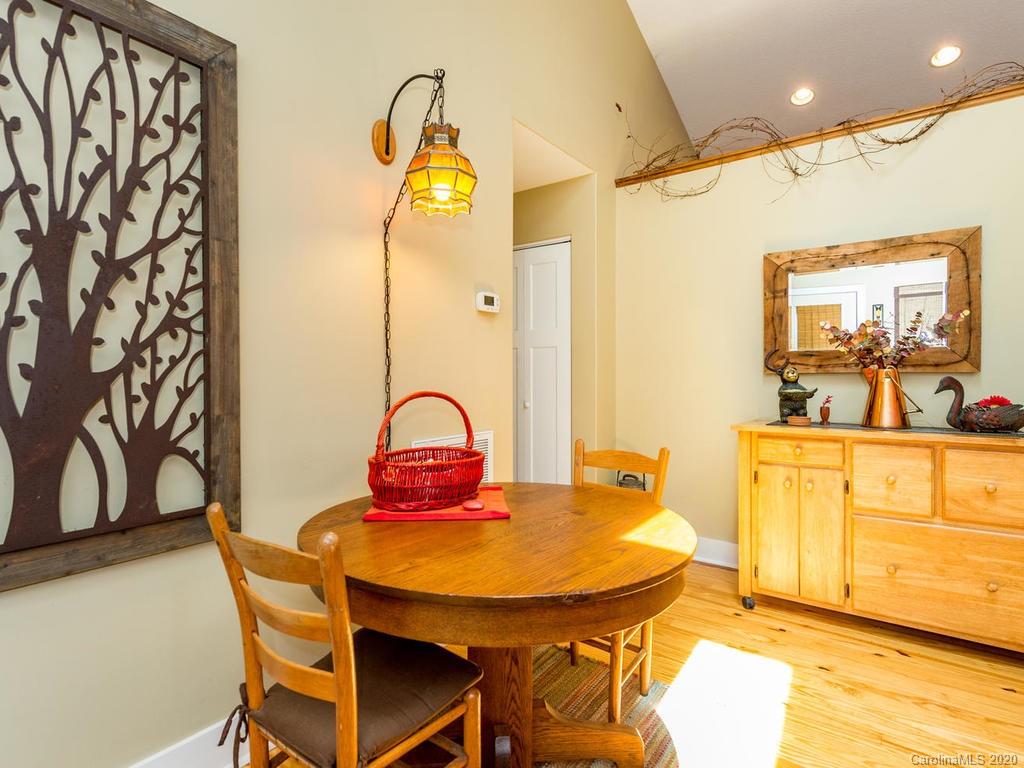 1120 Wash Freeman Road Hendersonville, NC 28792 - Photo 7 of 40 Gallery Image 7