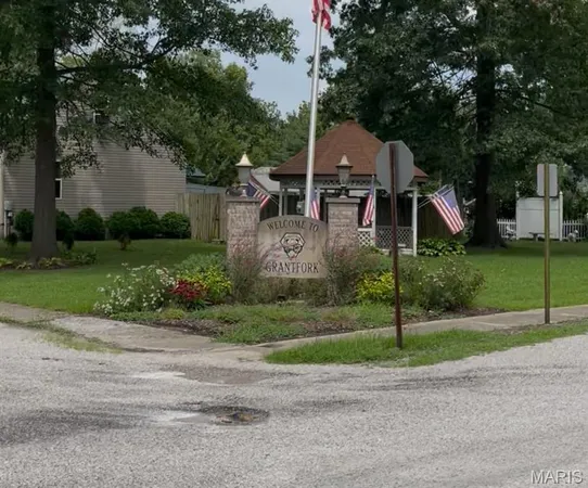 $20,000 | 206 East Pocahontas Road, Highland, IL 62249
