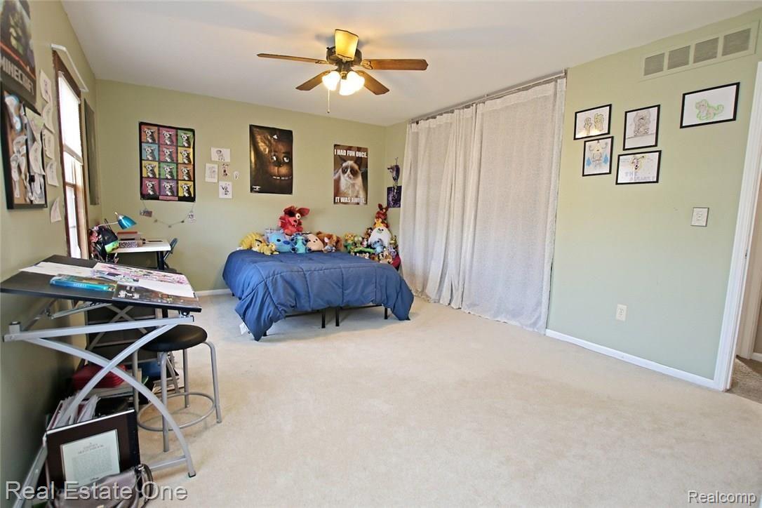 1345 East Fairview Lane Rochester, MI 48306 - Photo 39 of 58 39) Bedroom 3.jpg