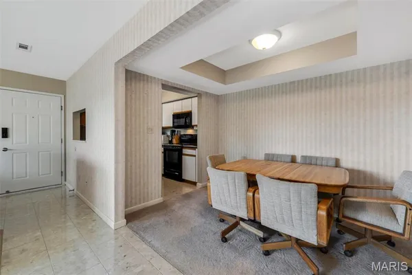 $224,900 | 5196 Hollow Wood Court, Unit C, St. Louis, MO 63128