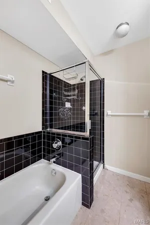 $224,900 | 5196 Hollow Wood Court, Unit C, St. Louis, MO 63128