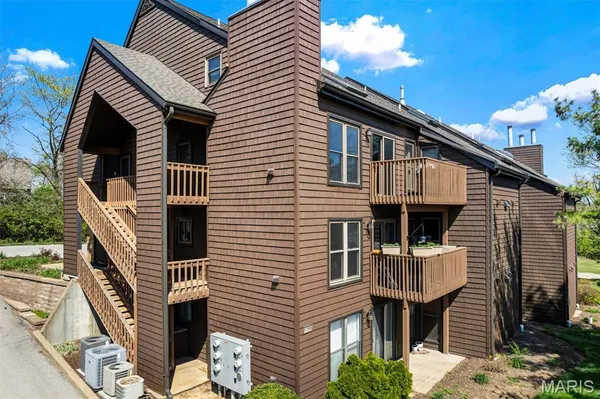$224,900 | 5196 Hollow Wood Court, Unit C, St. Louis, MO 63128