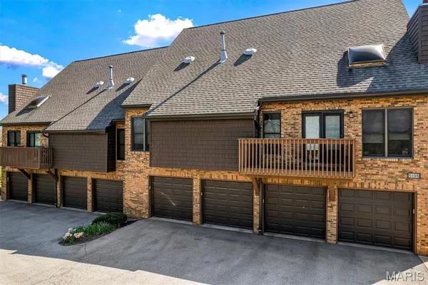 $224,900 | 5196 Hollow Wood Court, Unit C, St. Louis, MO 63128
