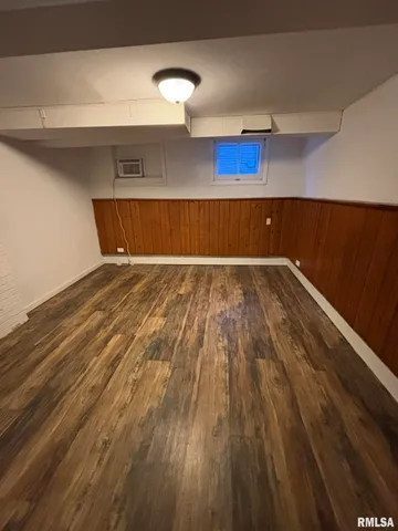 $1,300 | 707 East Nebraska Avenue, Peoria, IL 61603