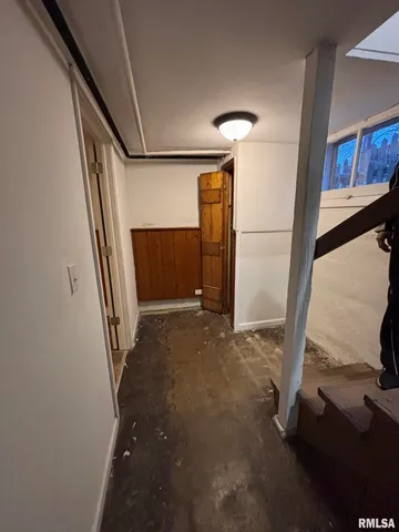 $1,300 | 707 East Nebraska Avenue, Peoria, IL 61603