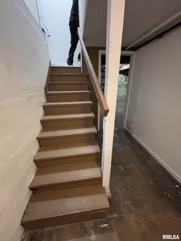 $1,300 | 707 East Nebraska Avenue, Peoria, IL 61603