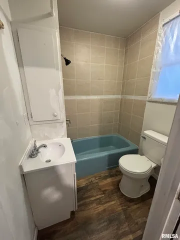 $1,300 | 707 East Nebraska Avenue, Peoria, IL 61603