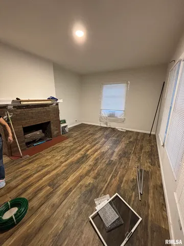 $1,300 | 707 East Nebraska Avenue, Peoria, IL 61603