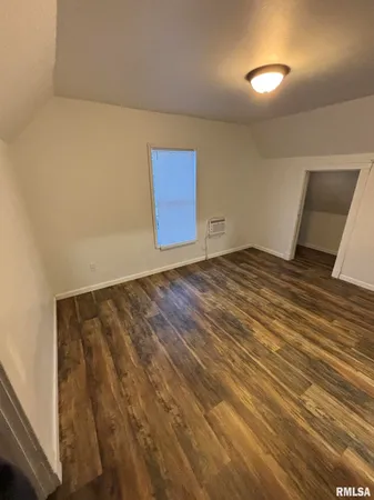 $15,600 | 707 East Nebraska Avenue, Peoria, IL 61603