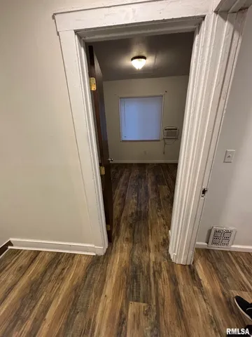 $1,300 | 707 East Nebraska Avenue, Peoria, IL 61603