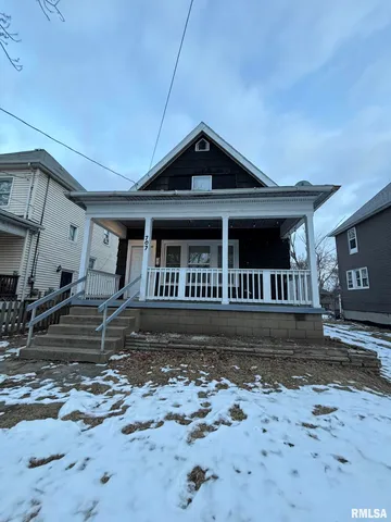 $1,300 | 707 East Nebraska Avenue, Peoria, IL 61603