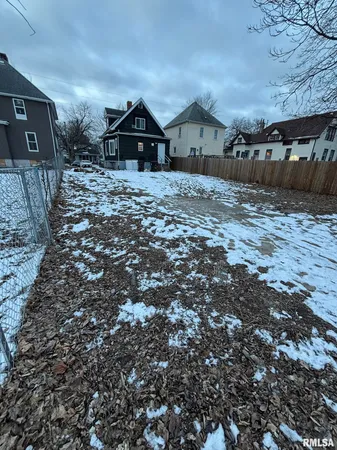 $15,600 | 707 East Nebraska Avenue, Peoria, IL 61603